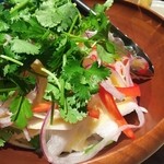 渋谷橋キッチン - パクチーと大根のさっぱりサラダ