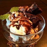 巧克力布朗尼巴菲冰淇淋