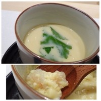 鮨 木島 - 茶碗蒸し・・中には「海老」「イカ」などの魚介や「小餅」が入り、丁寧な出汁を感じる美味しい品。