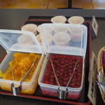 さんふらわあ レストラン - 和食メインです。たくあん・小梅・納豆