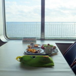 さんふらわあ レストラン - 太平洋を眺めながらの朝食