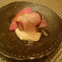 たてやま - 天然鯛の昆布締めと黒無花果