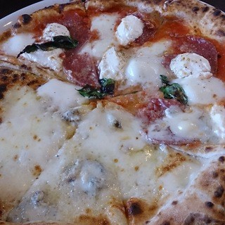 トラットリア エ ピッツェリア アミーチ