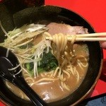 横浜家系らーめん清水家 - 極太麺