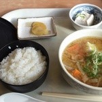 道の駅 朝霧高原 - 豚汁定食。シンプル・イズ・ベスト。