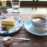カフェベビーティアーズ - チーズケーキと、フッチェンロイターでティータイム