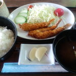 カンパニーヤ喫茶店 - 料理写真:エビフライ定食　800円
