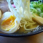 煮干らぁめん なかじま - 麺のアップ