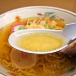 ラーメン信月 - しょうがラーメン：しお（スープ）