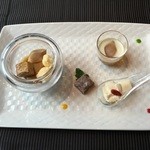 眺遊楼 - デザートはジャスミン茶のブリュレとライチ紅茶プリン！小菓子彩々！