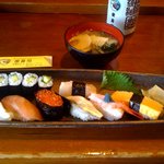 Sakaezushi - お寿司とおみそ汁