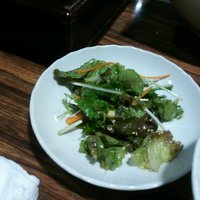 一頭買焼肉 玄 浅草本店 - サラダ　取り分け後