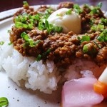 キーマカレーとチャイ なるせ堂 - 