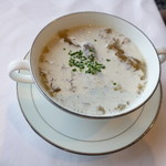 鮑のヴィシソワーズと伊勢海老のジュレ