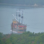 ラ・メール - レストランからの、眺め！湾内の観光船。