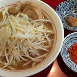 千里眼 - ラーメン麺半分 ニンニクとカラアゲ別皿で 730円 