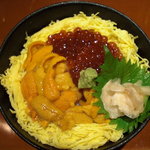 鮨庵さいとう - 二色丼　　　国産のうにと自家製の醤油漬のいくらがのった贅沢な丼