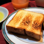 天然酵母のパン オオナミ - 翌朝の朝食は鴨のパストラミと共に