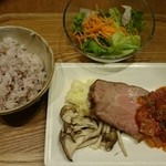 クックコープカフェ - ローストポーク ラタトゥイユ&マッシュポテト添え