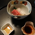 招福樓 本店 - お造りは、中トロ、鯛、イカ