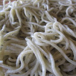 そば処・酒処 古民家和水 - 綺麗な鶯色の蕎麦でした。