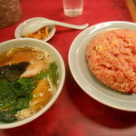 珉亭 - 2015/11 前回食べなかった赤チャーハンをラーチャン￥８５０でチャーハン普通盛りに＋￥１００（税込み）