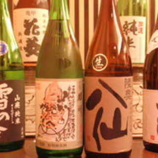 【地酒】全国津々浦々から取り寄せた名酒や季節のお酒が勢揃い！