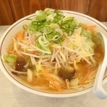 ラーメン一刻 - 2015年11月　野菜醤油ラーメン大盛り（840円）