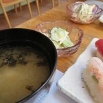 雑魚亭 - 味噌汁と小鉢