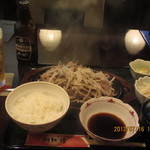 いくら丼 旨い魚と肴 北の幸 釧路港 - ジンギスカン定食　1100円全景　湯気が、ものすごく出ていますよζζζ(*´∀｀*)