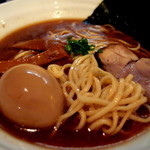 濃厚魚介らぅ麺 純 - 豚骨魚介らぅ麺（平打麺）大盛り　アップ