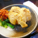 めだかタンタン - はい！　さっそくいただきます♪　店長のめだかさん、ありがとう！ 塩がふられています！おしぼりで手を拭いてから手で食べます。【2015年11月10日に投稿分】