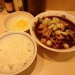 西町大喜 - ラーメン小、ライス、生玉子