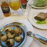 Bouillon CHARTIER - エスカルゴとテリーヌ