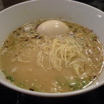 ちゃぶ屋 とんこつらぁ麺 ＣＨＡＢＵＴＯＮ - 麺の感じ