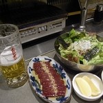 焼肉チャンピオン - 生ビール、塩レバー、チョレギサラダ