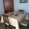 Agriturismo Ca' Del Gelso - 内観写真:リビングルームには、朝食用のお菓子が置いてあった。隣がキッチン。