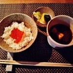 『いくらご飯と赤出汁、ぬか漬けのお新香』～♪(^o^)丿