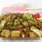 好古壱番館 - じゃがいも入り栃木焼きそば持ち帰り用　500円　味はあまり落ちていませんが、やっぱりお店での写真の方が輝いていますねｗ