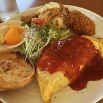 カフェレスト赤い屋根 - オムライスとミックスフライのセット