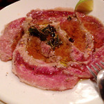 豊西牛もも肉の温製カルパッチョ