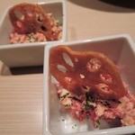 新宿ごちそうビル - お通しの、玉子とコンビーフのサラダ。 蓮根チップのトッピングがおしゃれだね。 これ、美味しいです♪ 