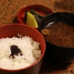 鯛屋旅館 - 牛鍋御膳のご飯と味噌汁