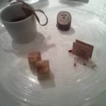 オーグードゥジュール ヌーヴェルエール - アミューズ（蕎麦粉のガレット他）