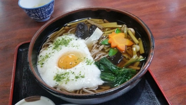 高尾山の名物の とろろそば 月見風にうずらの卵も乗って 青のりの風味も素晴らしい ニンジンは紅葉の形にカットされていて風情ある 山菜とろろそば でした By なまらうまい 橋詰亭 はしづめてい 高尾山口 そば 食べログ 高尾山の名物の とろろそば 月見風にうずらの卵も乗って 青のりの風味も素晴らしい ニンジンは紅葉の形にカットされていて風情ある 山菜とろろそば でした By なまらうまい 橋詰亭 はしづめてい 高尾山口 そば 食べログ