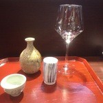 春草 - 飲み比べ　　　　　　　　　ワイングラスいける