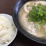 ふくの家 - チャーシュー麺＝５３０円
めし 小＝１００円