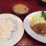 レストラン 能代 - 日替わりランチ（豚肉生姜焼き＋エビフライ）