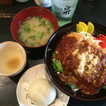 恭恭 - デミカツ丼のセット