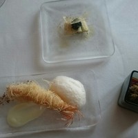アロマフレスカ - うなぎとキャビア じゃがいものフィルム、アジアの香りの車海老フライ、フォアグラのフラン 黒イチジクのキャラメリゼ